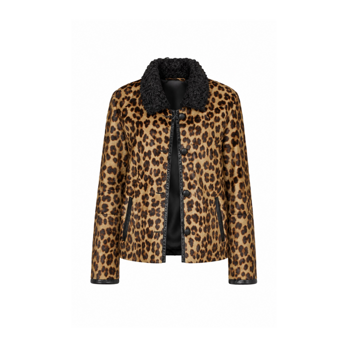 Chaqueta Salvaje animal print con astracán, diseño Sandra Vukasovic Punta Arenas